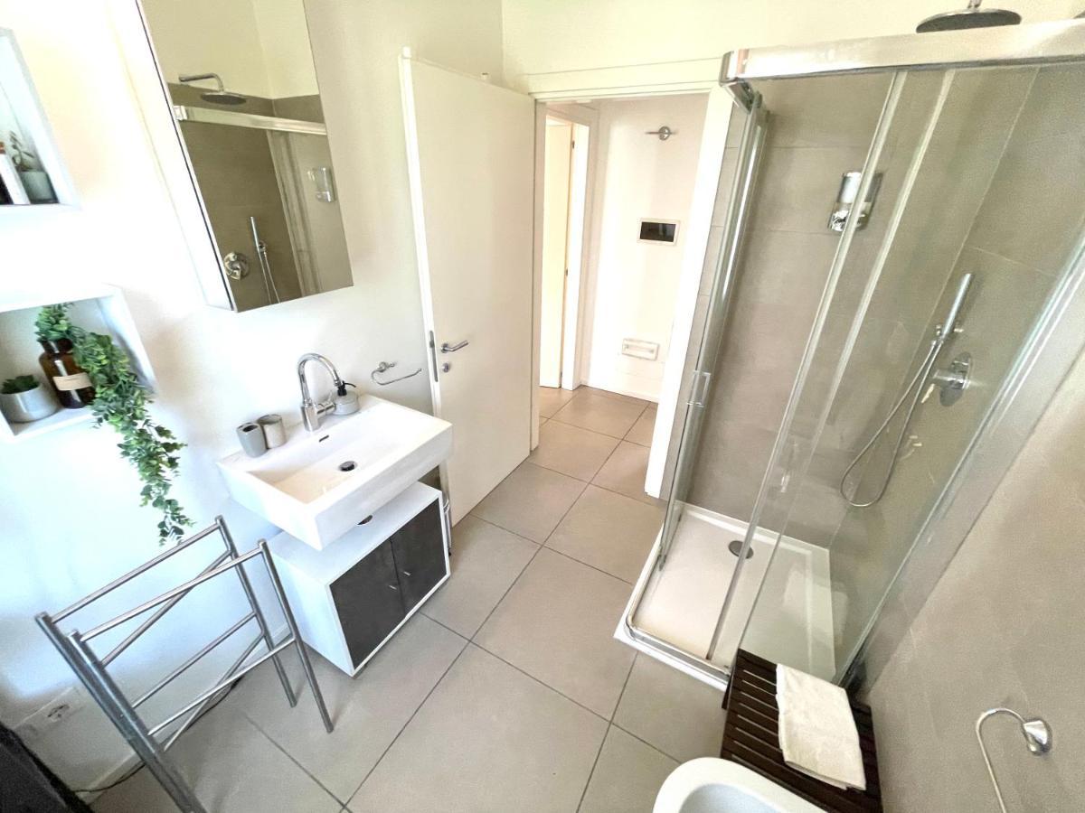 Carly'S Rooms Torbole Sul Garda Ngoại thất bức ảnh