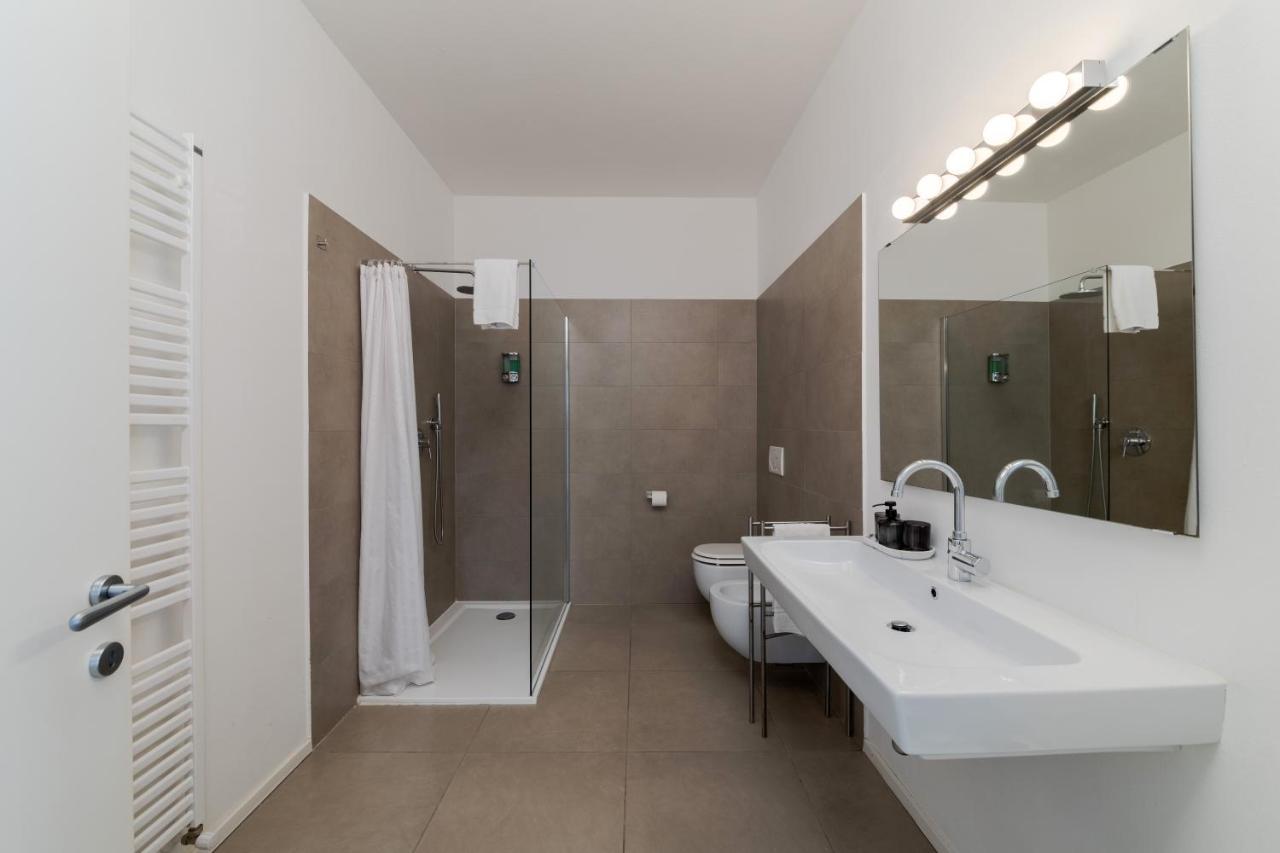 Carly'S Rooms Torbole Sul Garda Ngoại thất bức ảnh